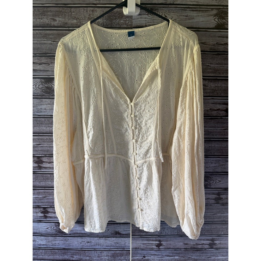 Old Navy Women's‎ Long-Sleeved Button-Down Top Size XXL Off-White Eyelet V-Neck